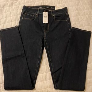 NWT Women’s American Eagle jeans! Size 2!🤍